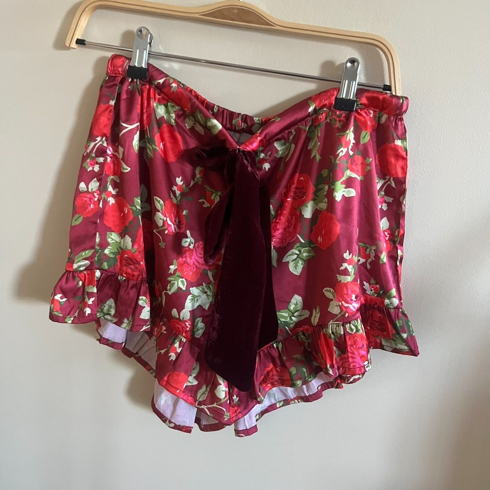 8 Oak Lane Pink Satin Ruffle Short PJ Set, Floral Red, Velvet Bows Sz S - Picture 7 of 9